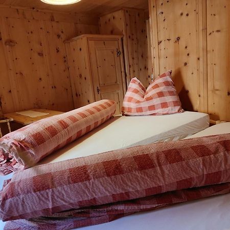 Berghaus Am Sonnenhang Valpaschun Valchava المظهر الخارجي الصورة