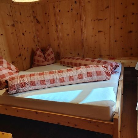 Berghaus Am Sonnenhang Valpaschun Valchava المظهر الخارجي الصورة